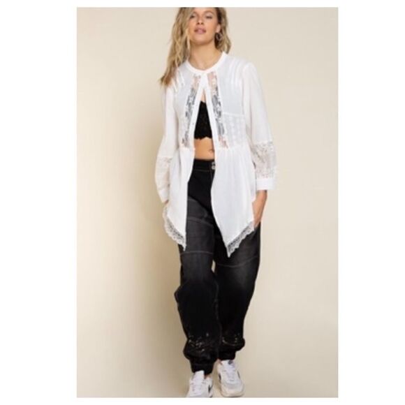 LACE Trim Top w/ China collar & Shark bite Hem - Picture 9 of 16